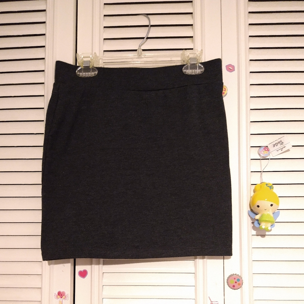 Forever 21 🌸 Gray body-con skirt
